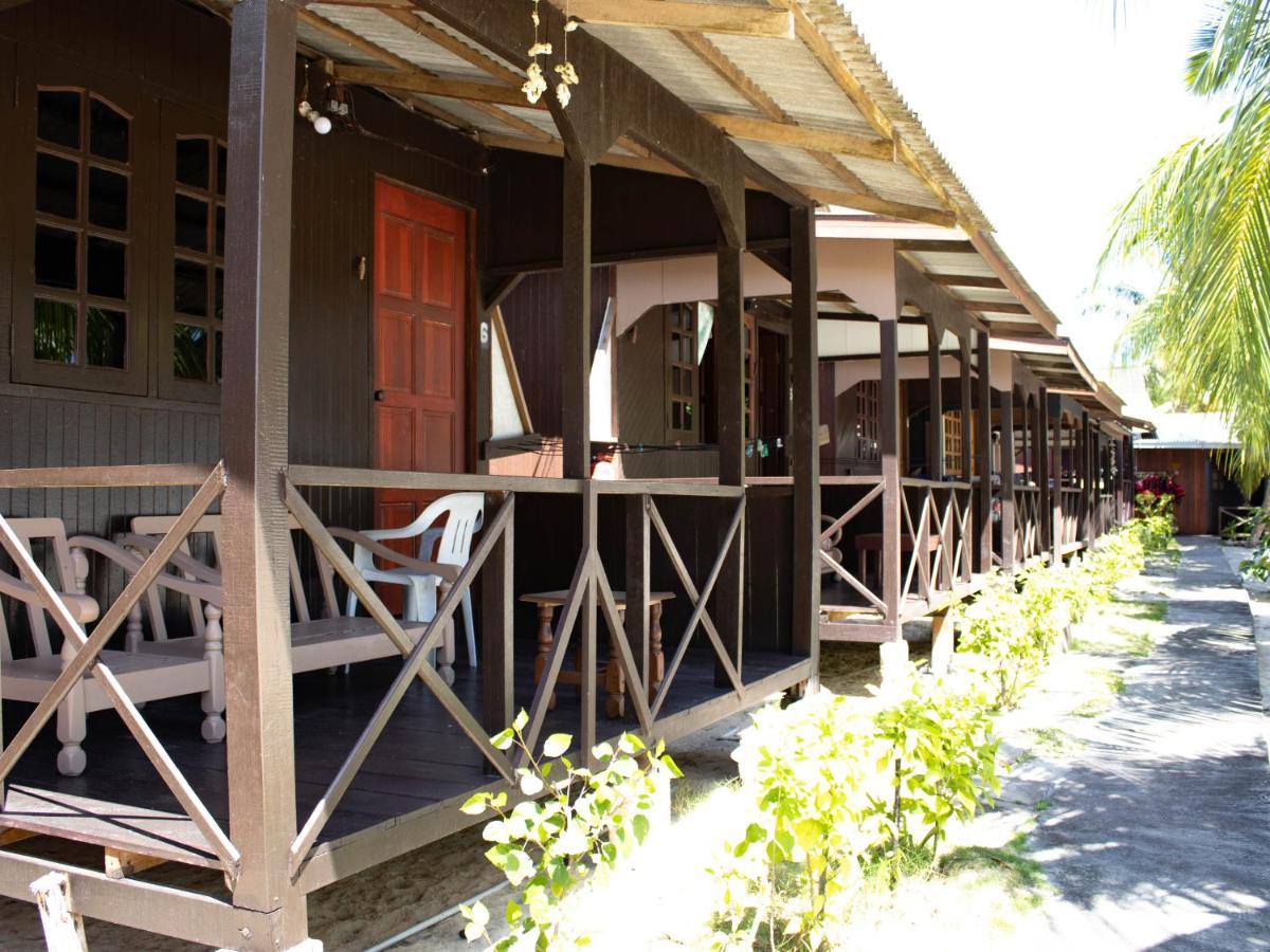 Bushman Tioman Hotell Kampong Juara Eksteriør bilde